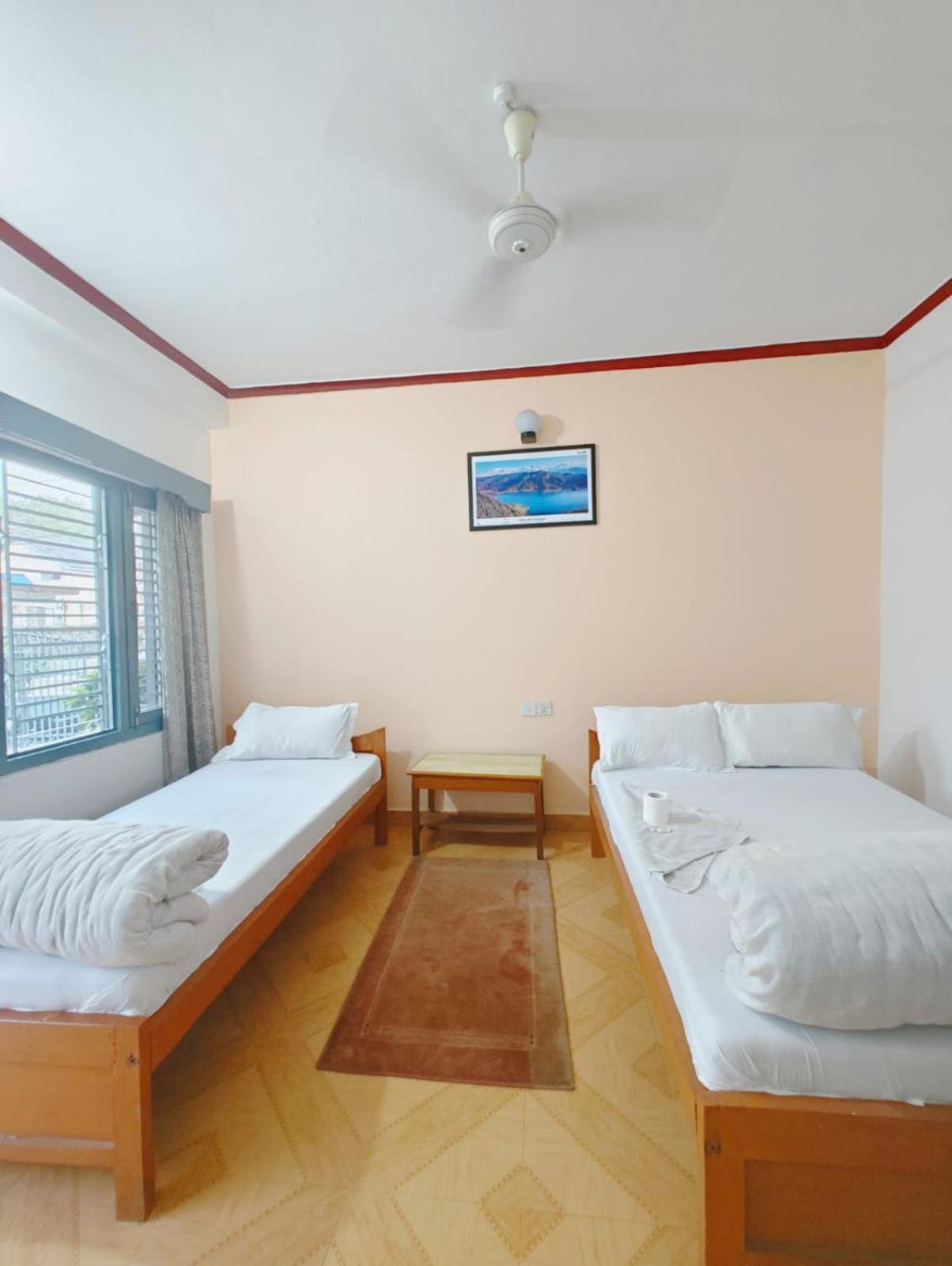 Hotel Mountain View - Lakeside โพคารา ภายนอก รูปภาพ