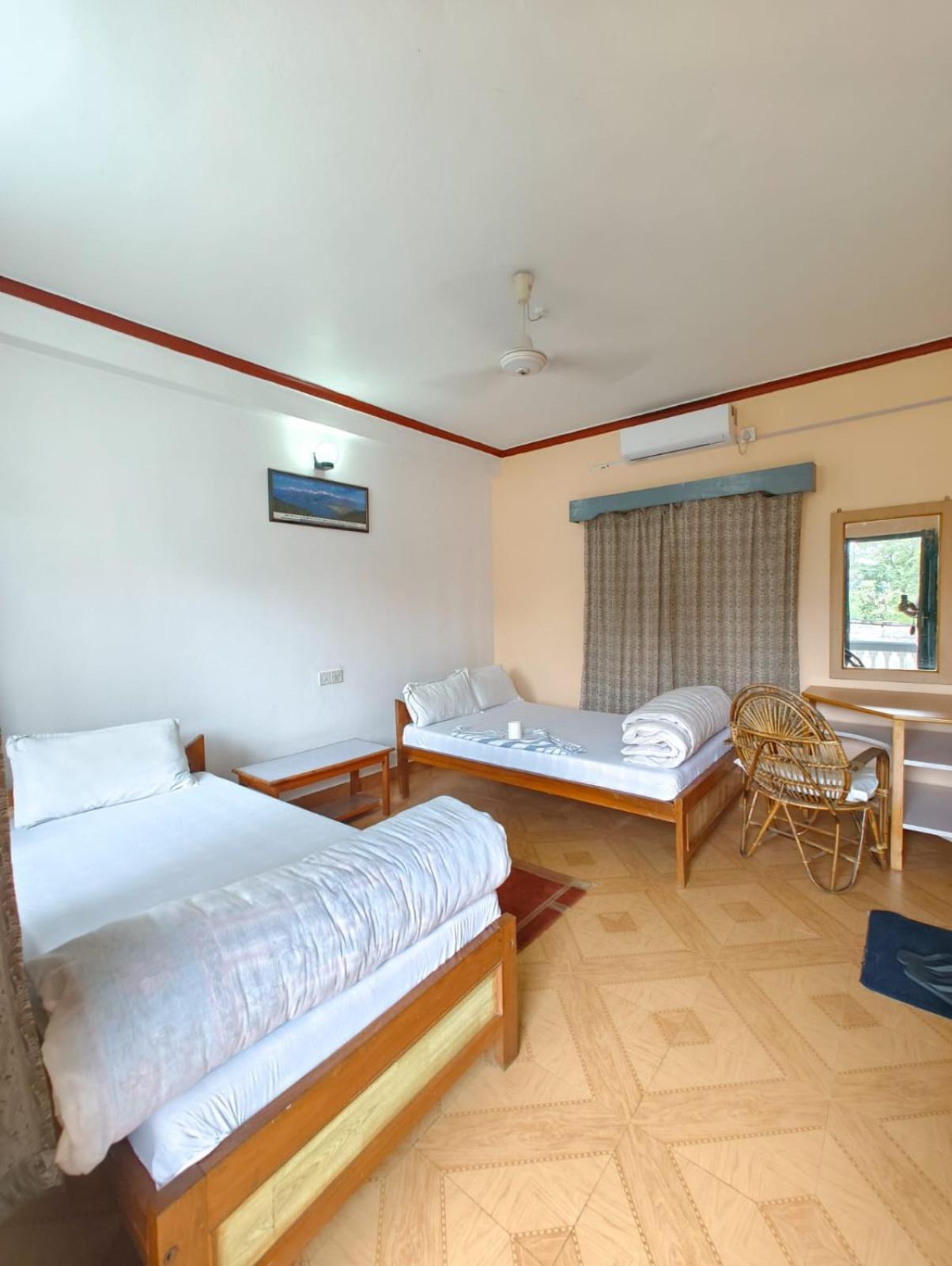 Hotel Mountain View - Lakeside โพคารา ภายนอก รูปภาพ
