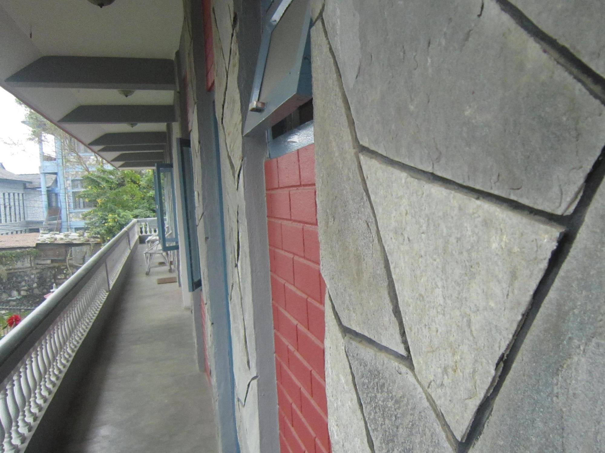 Hotel Mountain View - Lakeside โพคารา ภายนอก รูปภาพ