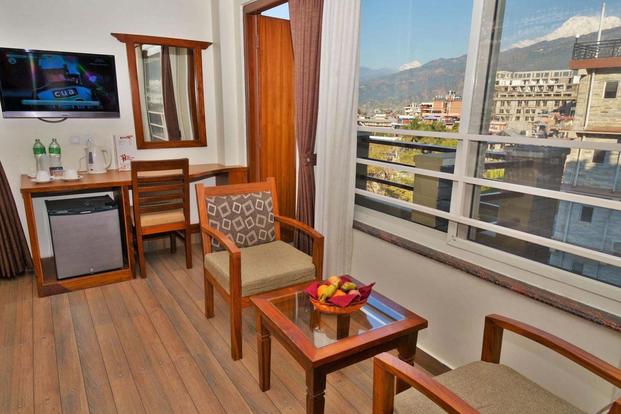 Hotel Mountain View - Lakeside โพคารา ภายนอก รูปภาพ